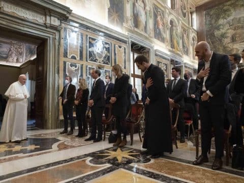 Pope encourages business leaders who put employees first