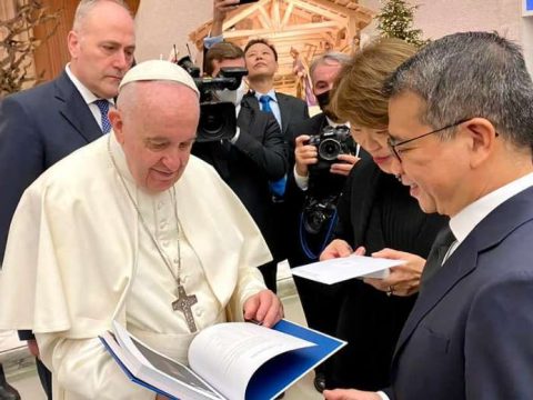 Singapore’s culture, community and youth minister meets pope