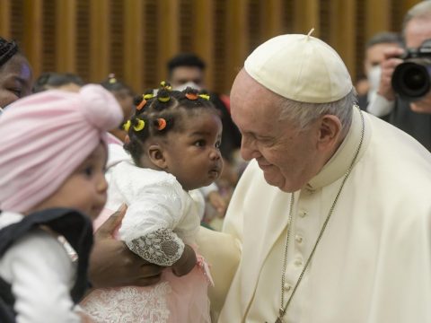 Love and protect the Church despite its faults, pope says