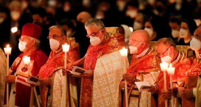 Be moved by Spirit, not ‘mechanical repetition,’ pope tells religious