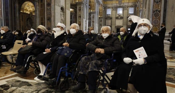 Sick must be cared for in body and soul, pope says
