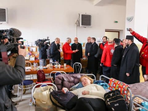 Horror of war ‘lodges in your gut’ when recounted by refugees, cardinal says