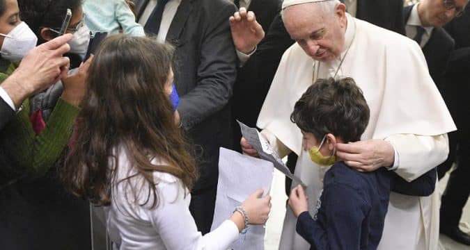 Renew alliance between young and old, pope says