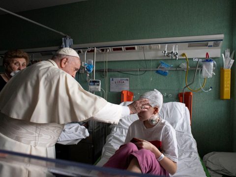 No justification for sacrilegious war on Ukraine, pope says