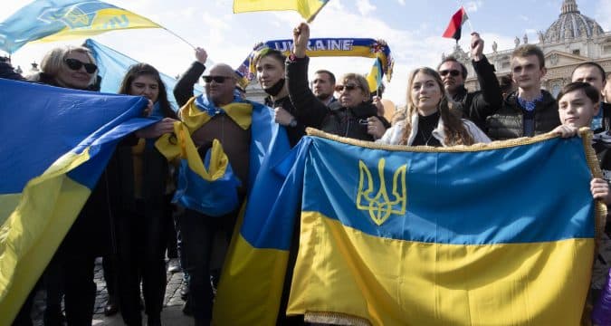 ‘Silence the weapons!’ pope says, praying for peace in Ukraine