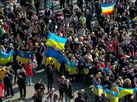Video: Pope Francis calls for peace and open humanitarian corridors in Ukraine