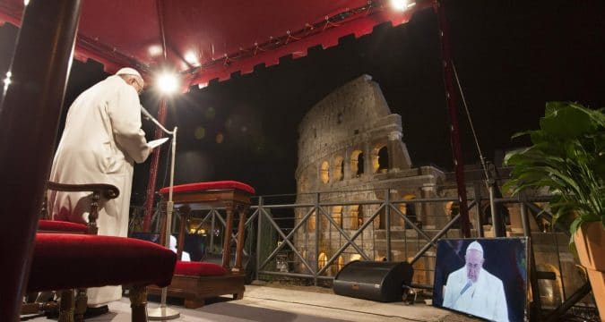 Pope asks families to write 2022 Way of the Cross meditations