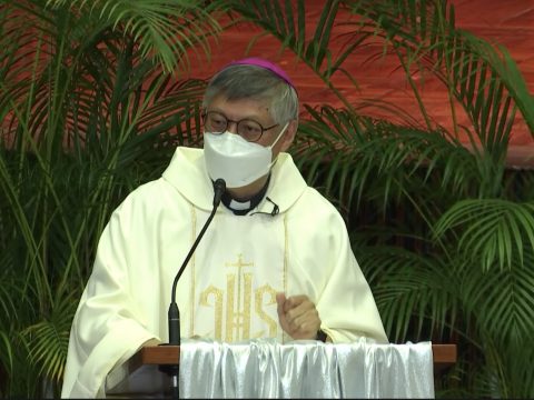 Call to synodality as Bishop Chow celebrates Chrism Mass online