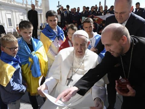 Hope and joy reawaken when old and young come together, pope says