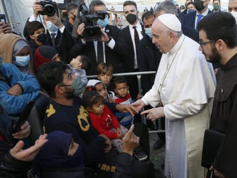 Immigration reform cannot be delayed, pope says in message