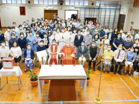 Graduation and May Crowning at Maryknoll Fathers’ School