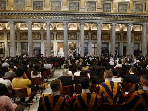 Pope leads rosary for peace with Ukrainian families