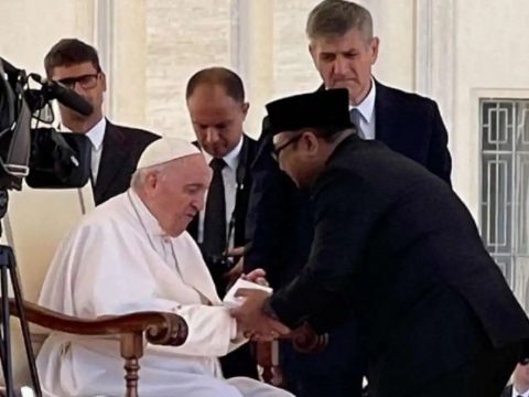 Pope invited to visit Indonesia