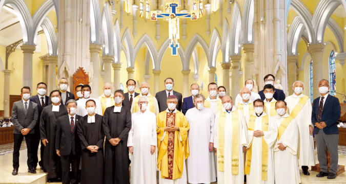 La Salle College gives thanks