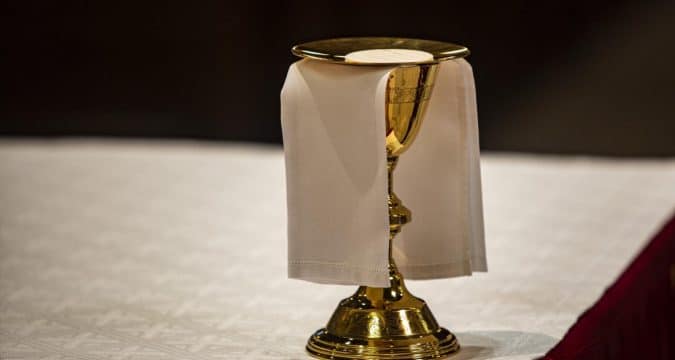 Pope says that Catholics need better understanding of the Mass