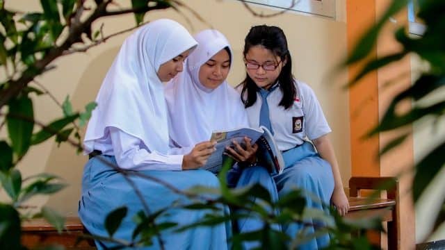 Hijab rules raising rights concerns in Indonesia