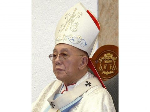 Filipinos remember Cardinal Sin 