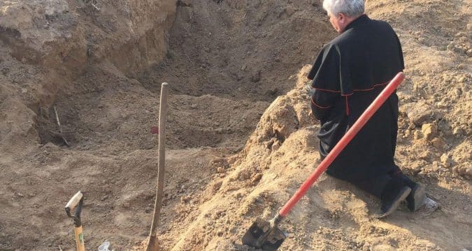 Papal almoner comes under fire delivering aid in Ukraine