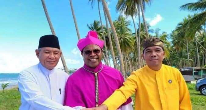 Indonesian bishop slams intolerant policies in Maluku province