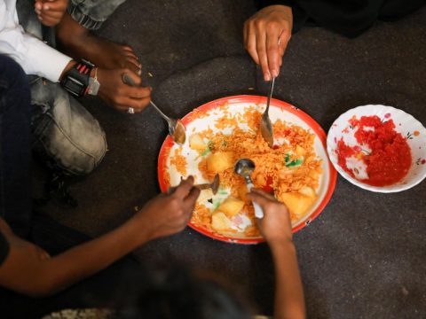 Love and solidarity must be part of plan to end hunger, pope says