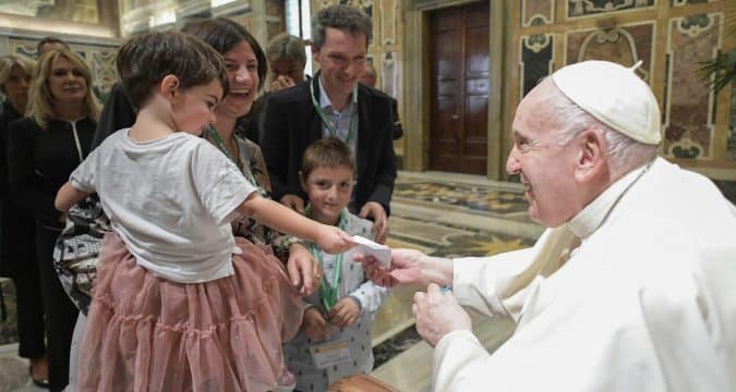 Creating jobs is key to inclusive development, pope says