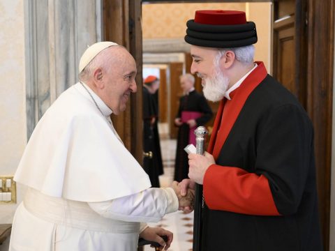 Pope says Catholics ready for common Easter date with Assyrian Church 