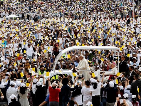 Be guardians and builders of unity pope urges Catholics in Bahrain