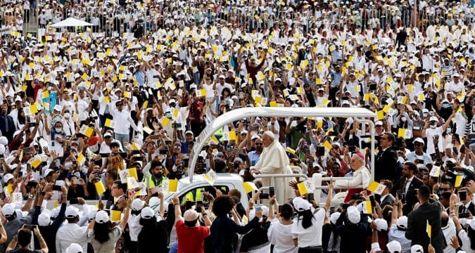 Be guardians and builders of unity pope urges Catholics in Bahrain Be guardians and builders of unity pope urges Catholics in Bahrain