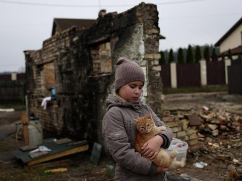 Pope says Vatican willing to broker Ukraine ceasefire