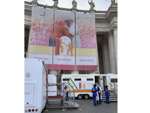 Vatican opens clinic in St. Peter’s Square for World Day of the Poor