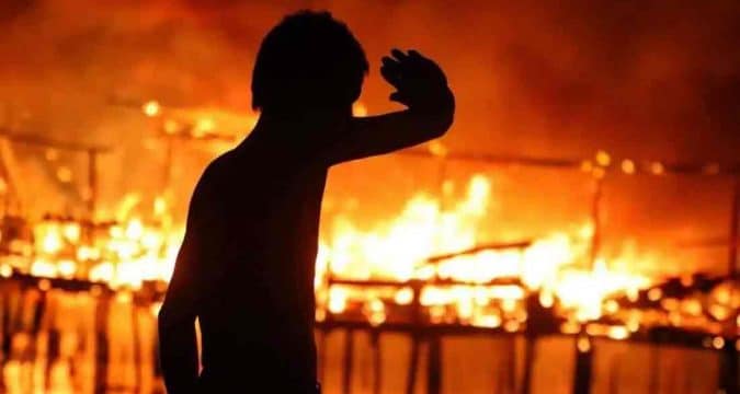 Huge blaze displaces 700 families in Cebu
