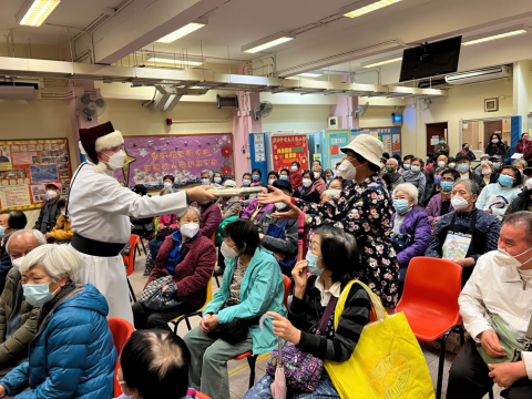 Oblates’ gather with the poor at Christmas