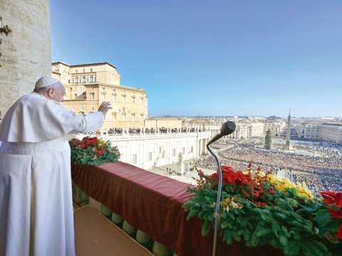 Pope’s Urbi et Orbi: Jesus opens the way from enmity to peace