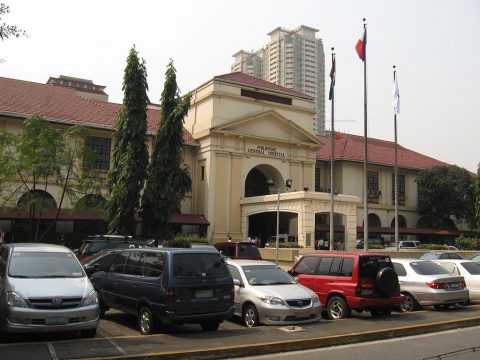 Philippines seeks to stem exodus of nurses