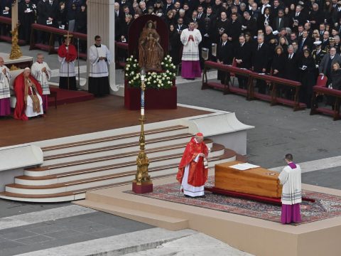 Pope Francis remembers Benedict’s ‘wisdom, tenderness, devotion’
