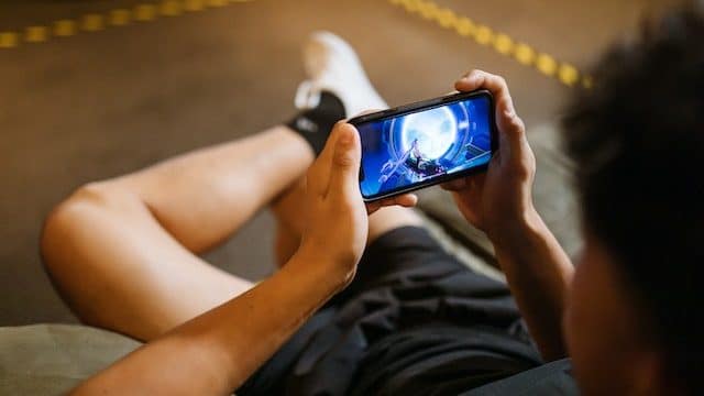 Making young people take their eyes off the screens of their gadgets