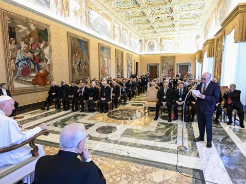 Pope asks lay associations to develop evangelical spirit