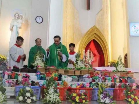 Vietnam diocese buries 700 aborted fetuses