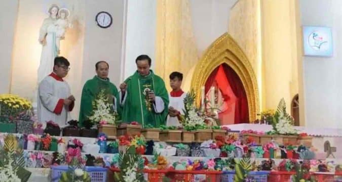 Vietnam diocese buries 700 aborted fetuses