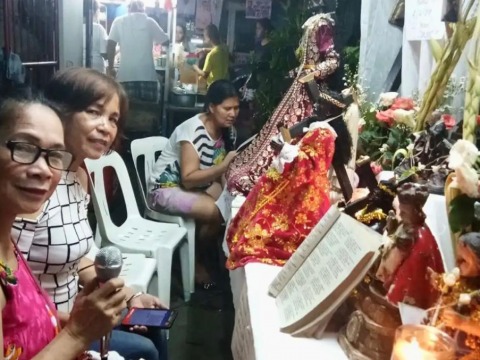 Chanting the passion of Christ in the Philippines