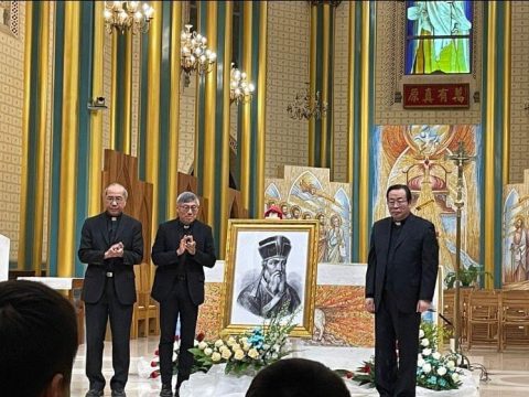 Bishop Chow’s visit to Beijing opens with a vigil for Venerable Mateo Ricci