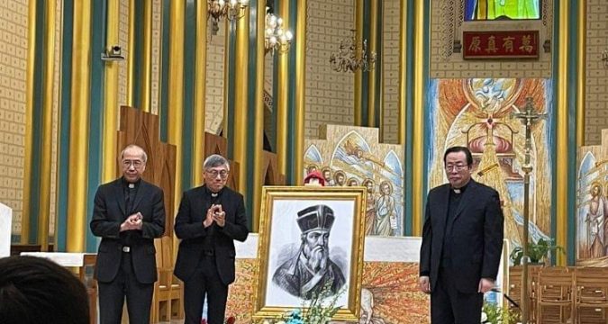 Bishop Chow’s visit to Beijing opens with a vigil for Venerable Mateo Ricci