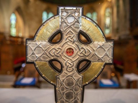 Vatican sends relic of true cross to King Charles