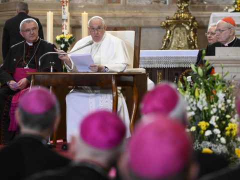 Pope speaks of painful situation of Jesuits during Argentina’s Dirty War
