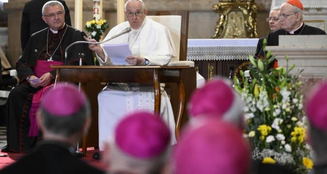 Pope speaks of painful situation of Jesuits during Argentina’s Dirty War