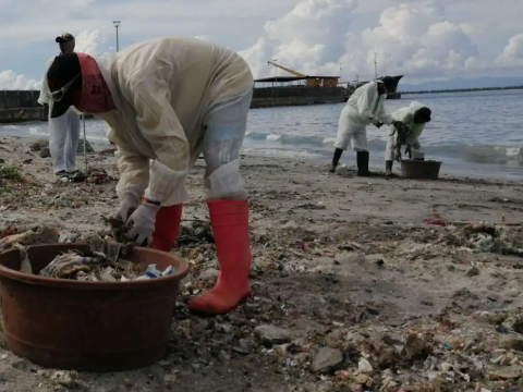 Trading plastics for rice to tackle pollution