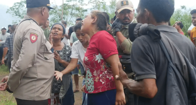 Indonesian villagers protesting thermal plant beat up by police