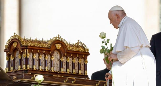 Pope plans to write document dedicated to St. Thérèse of Lisieux