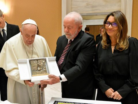 Brazilian president invites pope to visit Amazon, discusses war