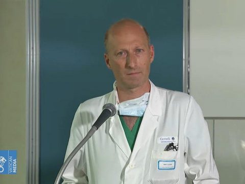 Pope Francis undergoes successful surgery for hernia
